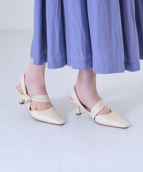 ORiental TRaffic（オリエンタルトラフィック）の「EC限定 ツイストバックストラップパンプス 25107（パンプス・レディース・イエロー/ホワイト/ブラック・40/38/39/41/42/35/36/37/34/33/43）」の20枚目の写真