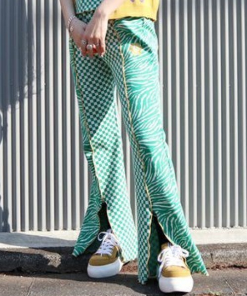 Candy Stripper（キャンディストリッパー）の「CND BABY FLARE パンツ（その他パンツ・レディース・ブラック/ピンク/グリーン・2）」の3枚目の写真