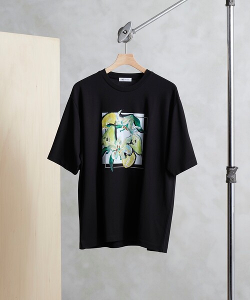 tk.TAKEO KIKUCHI(ティーケータケオキクチ)の「◆リリーアンドフルーツカットソー(Tシャツ/カットソー・メンズ・ホワイト/ブラック/モスグリーン・01/02/03)」の2枚目の写真