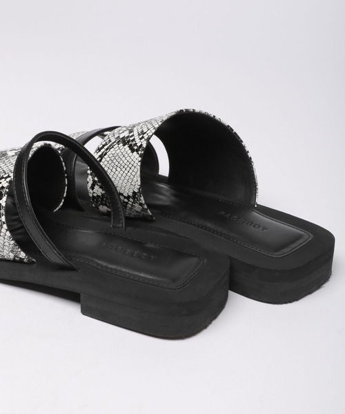PAGEBOY（ページボーイ）の「アシメフラットサンダル（サンダル・レディース・ブラック系その他/シルバー系その他/ブラック系その他2・MEDIUM/LARGE）」の16枚目の写真
