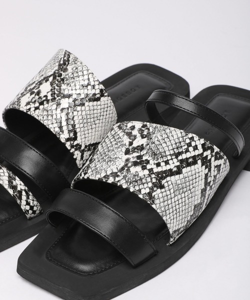 PAGEBOY（ページボーイ）の「アシメフラットサンダル（サンダル・レディース・ブラック系その他/シルバー系その他/ブラック系その他2・MEDIUM/LARGE）」の18枚目の写真