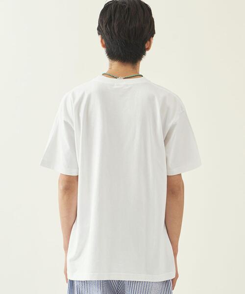 OSAMU GOODS（オサムグッズ）の「【WEB限定】 ＜info. BEAUTY&YOUTH × OSAMU GOODS（R）＞ カレッジTシャツ1（Tシャツ/カットソー・メンズ・ホワイト・S/M/L）」の4枚目の写真