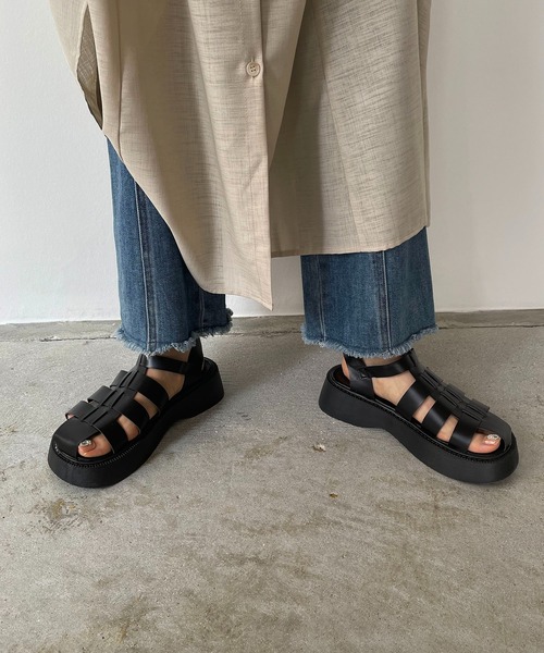 210nouve（トゥージュヌーブ）の「ボリュームソールグルカサンダル（サンダル・レディース・ブラック/ホワイト・36/38/39/37）」の8枚目の写真