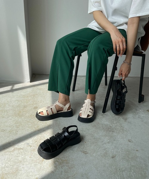 210nouve（トゥージュヌーブ）の「ボリュームソールグルカサンダル（サンダル・レディース・ブラック/ホワイト・36/38/39/37）」の18枚目の写真