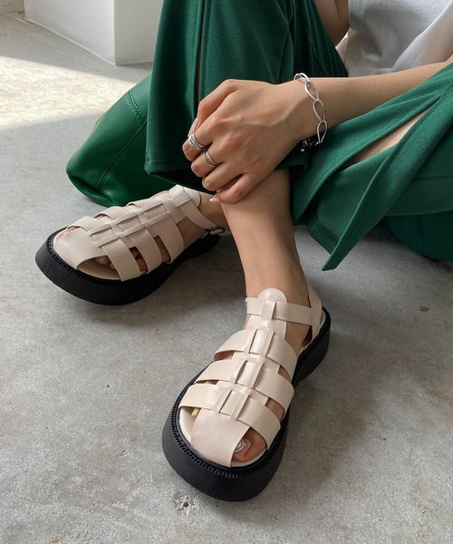 210nouve（トゥージュヌーブ）の「ボリュームソールグルカサンダル（サンダル・レディース・ブラック/ホワイト・36/38/39/37）」の5枚目の写真