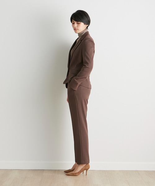INED CLARO（イネドクラロ）の「ソフトサーモテーラードジャケット【セットアップ対応】（スーツジャケット・レディース・ブラウン/カーキ・7号/9号/11号）」の3枚目の写真
