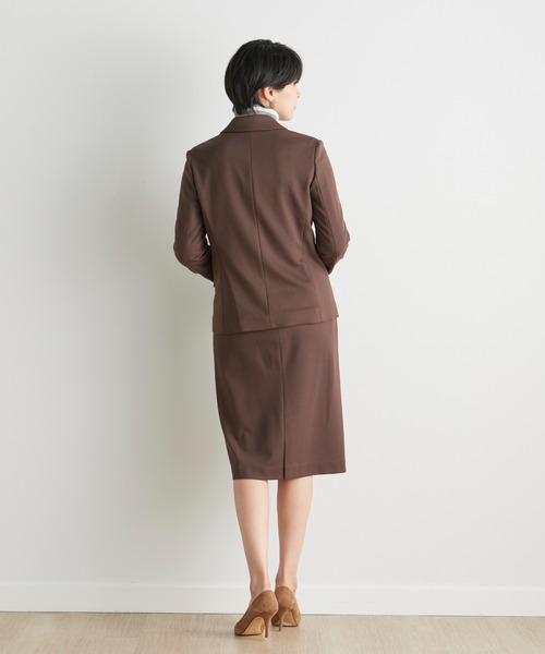 INED CLARO（イネドクラロ）の「ソフトサーモテーラードジャケット【セットアップ対応】（スーツジャケット・レディース・ブラウン/カーキ・7号/9号/11号）」の16枚目の写真