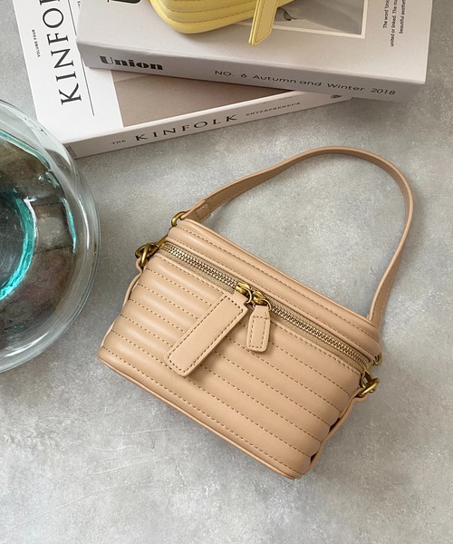 She's Closet（シーズクローゼット）の「キルティング2wayバニティバッグ/ショルダーバッグ（ハンドバッグ・レディース・ホワイト/ブラック/ベージュ/イエロー/ブルー・FREE）」の4枚目の写真