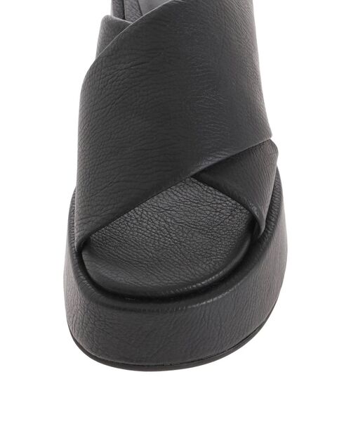 EMODA（エモダ）の「スクエアクロスサンダル（サンダル・レディース・ホワイト/ブラック・SMALL/MEDIUM/LARGE）」の13枚目の写真