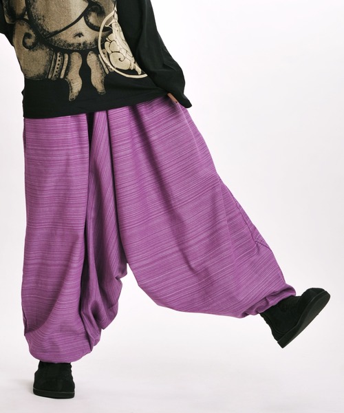 MARAI（マーライ）の「MARAI 綿100％ ストライプ ゆるサルエルパンツ ウエストゴム＆ドローコード（その他パンツ・メンズ・キャメル/ブルー/パープル/グレー/ピンク/ダークグリーン/レッド/ダークブルー/オレンジ/クリーム/ネイビー/ブラック/ライトグリーン/カーキ/ワイン・FREE）」の10枚目の写真