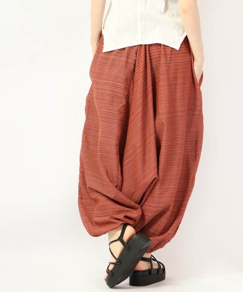 MARAI（マーライ）の「MARAI 綿100％ ストライプ ゆるサルエルパンツ ウエストゴム＆ドローコード（その他パンツ・メンズ・キャメル/ブルー/パープル/グレー/ピンク/ダークグリーン/レッド/ダークブルー/オレンジ/クリーム/ネイビー/ブラック/ライトグリーン/カーキ/ワイン・FREE）」の20枚目の写真