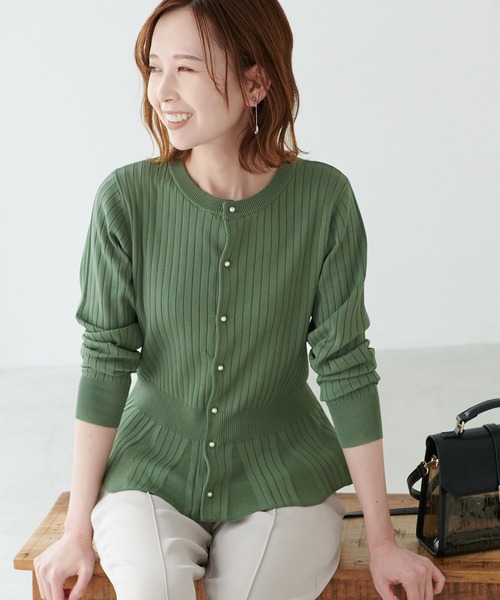 ROPE' PICNIC（ロペピクニック）の「ペプラムパールニットカーディガン（カーディガン/ボレロ・レディース・ブラック/オフホワイト/モスグリーン/パープル系その他6/オレンジ系その他4・38）」の4枚目の写真