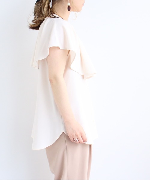 TRIANGLE PALETTE（トライアングルパレット）の「ケープカラーノースリブラウス（シャツ/ブラウス・レディース・アイボリー/サックスブルー/オフホワイト・FREE）」の14枚目の写真