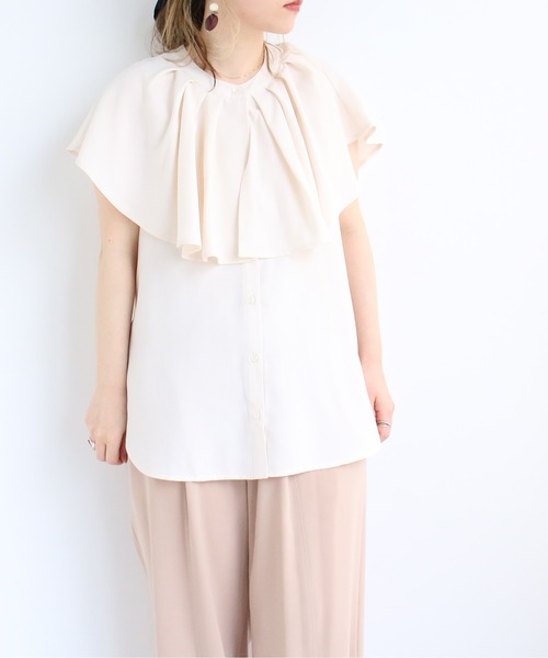 TRIANGLE PALETTE（トライアングルパレット）の「ケープカラーノースリブラウス（シャツ/ブラウス・レディース・アイボリー/サックスブルー/オフホワイト・FREE）」の12枚目の写真