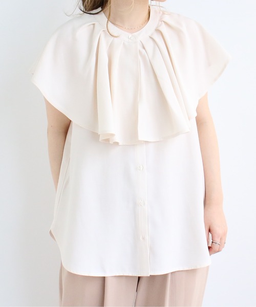 TRIANGLE PALETTE（トライアングルパレット）の「ケープカラーノースリブラウス（シャツ/ブラウス・レディース・アイボリー/サックスブルー/オフホワイト・FREE）」の13枚目の写真