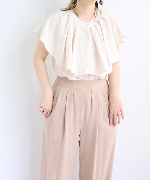 TRIANGLE PALETTE（トライアングルパレット）の「ケープカラーノースリブラウス（シャツ/ブラウス・レディース・アイボリー/サックスブルー/オフホワイト・FREE）」の17枚目の写真