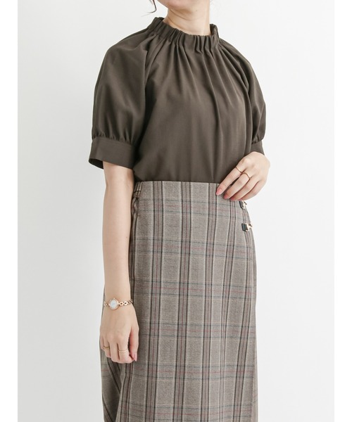 Te chichi（テチチ）の「花柄ギャザースタンドカラーブラウス（シャツ/ブラウス・レディース・ネイビー/ブラウン/オレンジ・ﾌﾘ-）」の2枚目の写真