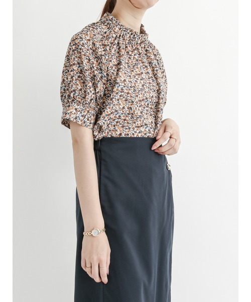 Te chichi（テチチ）の「花柄ギャザースタンドカラーブラウス（シャツ/ブラウス・レディース・ネイビー/ブラウン/オレンジ・ﾌﾘ-）」の7枚目の写真