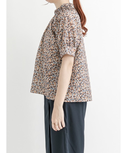 Te chichi（テチチ）の「花柄ギャザースタンドカラーブラウス（シャツ/ブラウス・レディース・ネイビー/ブラウン/オレンジ・ﾌﾘ-）」の8枚目の写真