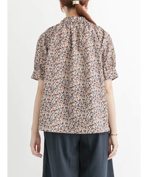 Te chichi（テチチ）の「花柄ギャザースタンドカラーブラウス（シャツ/ブラウス・レディース・ネイビー/ブラウン/オレンジ・ﾌﾘ-）」の9枚目の写真