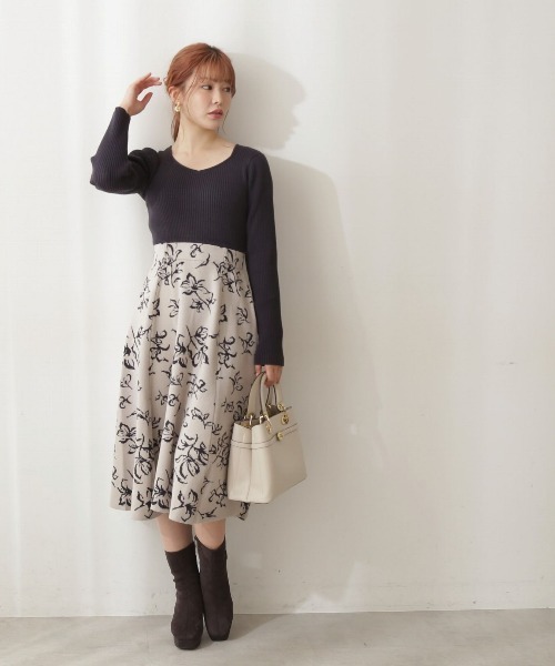 PROPORTION BODY DRESSING（プロポーションボディドレッシング）の「フラワージャガードニットワンピース / 1212240019（ワンピース・レディース・オフホワイト/ダークグレー/ベージュ・MEDIUM/SMALL）」の6枚目の写真