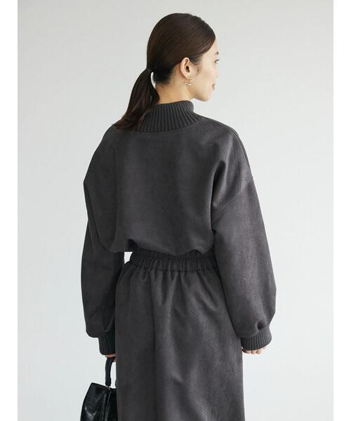 ELENCARE DUE（エレンカーレデュエ）の「・ELENCARE DUEスエードポンチプルオーバー（Tシャツ/カットソー・レディース・アイボリー/チャコールグレー/ブラウン/グリーン・FREE）」の16枚目の写真