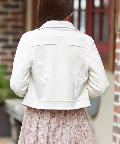 tocco closet（トッコ　クローゼット）の「ポケットリボンスエードライダースジャケット（ライダースジャケット・レディース・ライトグレー/アイボリー/ライトベージュ・M）」の8枚目の写真