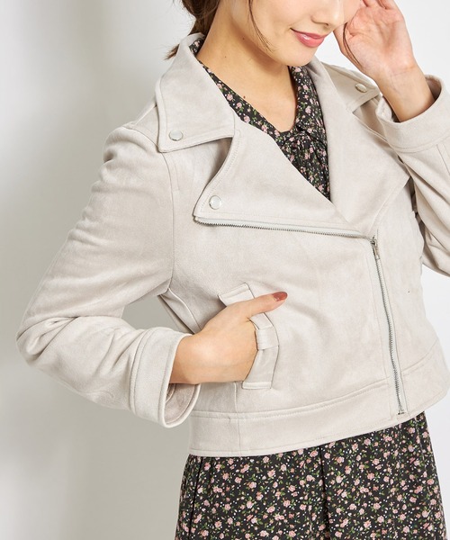 tocco closet（トッコ　クローゼット）の「ポケットリボンスエードライダースジャケット（ライダースジャケット・レディース・ライトグレー/アイボリー/ライトベージュ・M）」の18枚目の写真