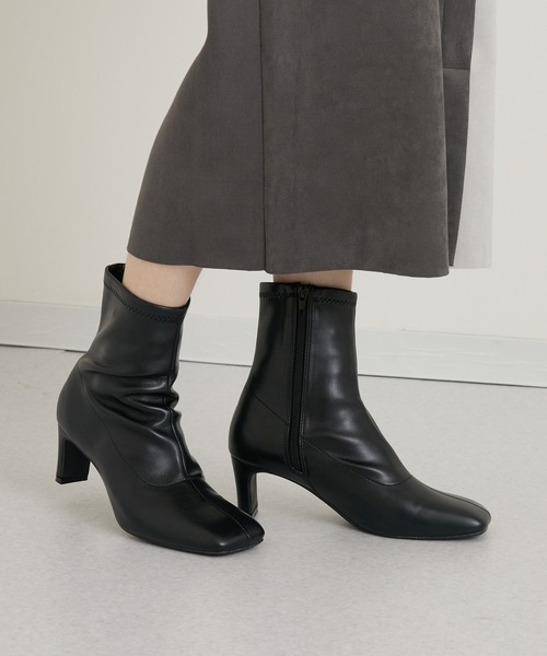 PANIER（パニエ）の「PANIER 撥水加工ショートブーツ（ブーツ・レディース・ブラック/アイボリー・MEDIUM/LARGE）」の3枚目の写真