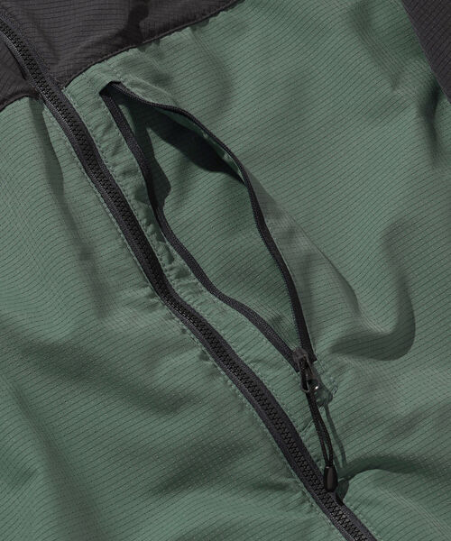 BEAMS(ビームス)の「BEAMS / テック ナイロン ブルゾン(ナイロンジャケット・メンズ・オリーブ/ブルー系その他・S/M/L/XL)」の17枚目の写真