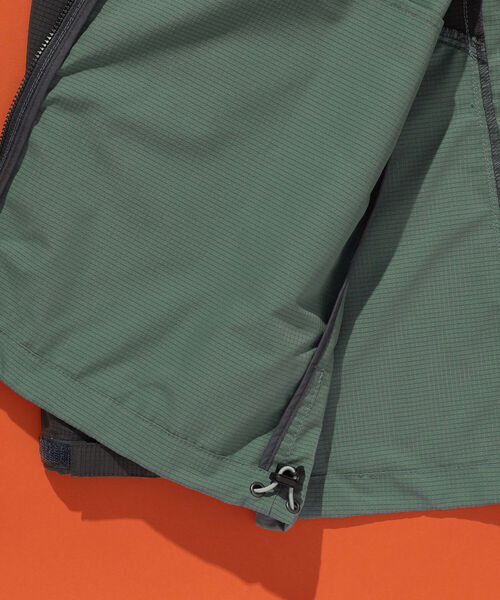 BEAMS(ビームス)の「BEAMS / テック ナイロン ブルゾン(ナイロンジャケット・メンズ・オリーブ/ブルー系その他・S/M/L/XL)」の18枚目の写真