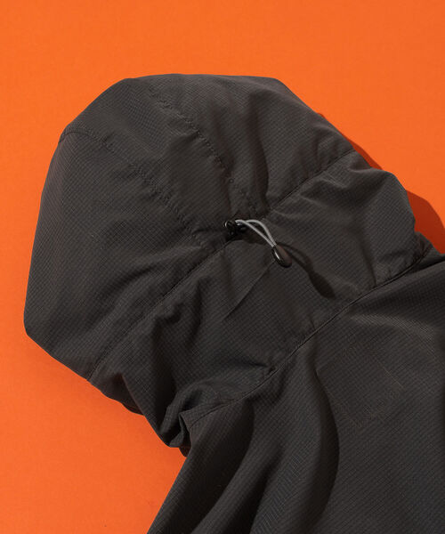 BEAMS(ビームス)の「BEAMS / テック ナイロン ブルゾン(ナイロンジャケット・メンズ・オリーブ/ブルー系その他・S/M/L/XL)」の19枚目の写真