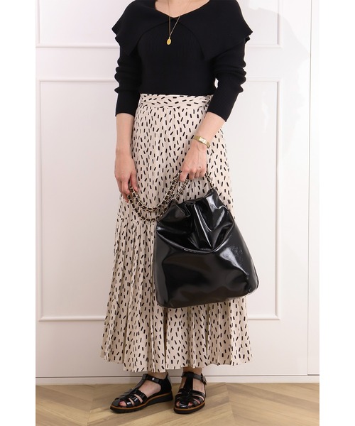 artemis by DIANA（アルテミスバイダイアナ）の「A4対応チェーンストラップエナメルトート（ハンドバッグ・レディース・グレー/ダークベージュ/ブラック・FREE）」の15枚目の写真