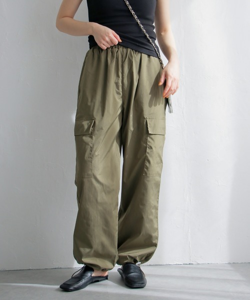 notch.（ノッチ）の「ベネシャンカーゴパンツ（カーゴパンツ・レディース・ブラック/ダークグリーン/オフホワイト・M）」の17枚目の写真