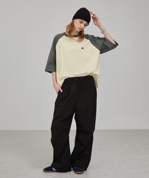 EMMA CLOTHES(エマクローズ)の「チェーン刺繍ルーズラグランスリーブ半袖Tシャツ EMMA CLOTHES(Tシャツ/カットソー・メンズ・スミクロ/モカ/グリーン/ダークネイビー/ブルーグレー/ダークオレンジ/ブラック/チャコール/ライトグリーン/レッド・L/M)」の12枚目の写真
