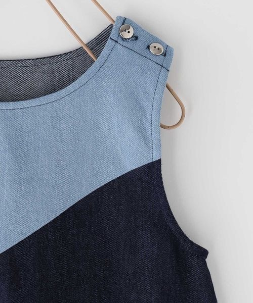 LOWRYS FARM（ローリーズファーム）の「デニムパッチワークミニワンピース　192032（ワンピース・キッズ・ブルー・110cm/120cm/130cm/140cm/150cm）」の9枚目の写真