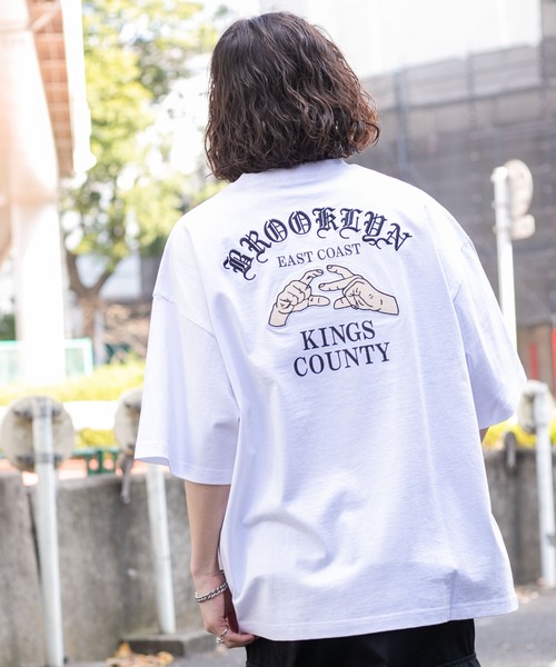 WEGO（ウィゴー）の「WEGO/ヘビーウエイトモチーフロゴT（Tシャツ/カットソー・メンズ・ホワイト系その他/ホワイト/ブラック/ブラック系その他・MEDIUM/LARGE）」の2枚目の写真