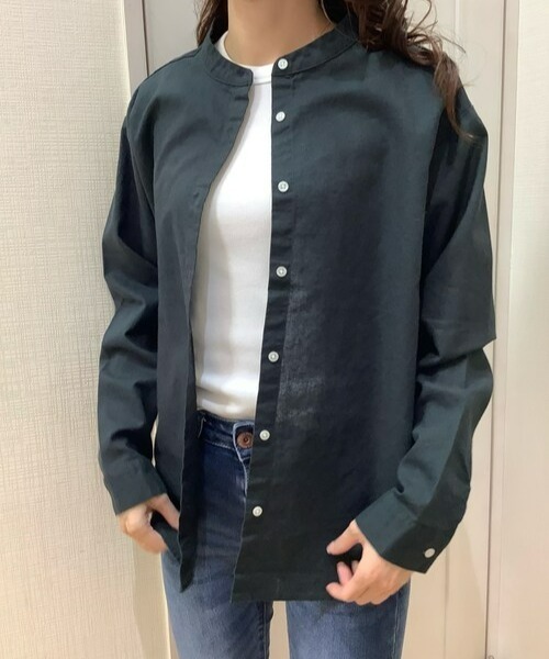 Pitta Re:)(ピッタリ)の「綿麻 バンドカラー 長袖カジュアルシャツ(シャツ/ブラウス・レディース・ラベンダー/ブラック/ライトブルー/ブルーグリーン・M/L/LL)」の2枚目の写真