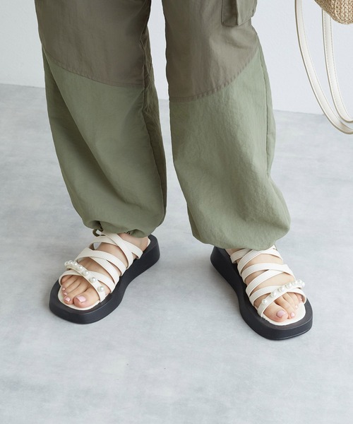 w closet（ダブルクローゼット）の「パールフラットサンダル（サンダル・レディース・オフホワイト/ブラック・M/L）」の12枚目の写真