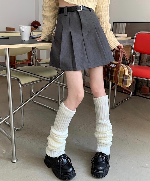 LYEON（リヨン）の「ベルト付きボックスプリーツミニスカート