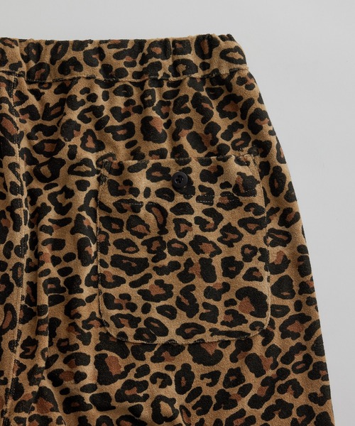 WILD LIFE TAILOR Adam et Rope'（ワイルドテーラーアダムエロペ　）の「【WILD LIFE TAILOR】パイル レオパード ハーフ パンツ（その他パンツ・メンズ・ベージュ系その他・L/M/XL）」の2枚目の写真