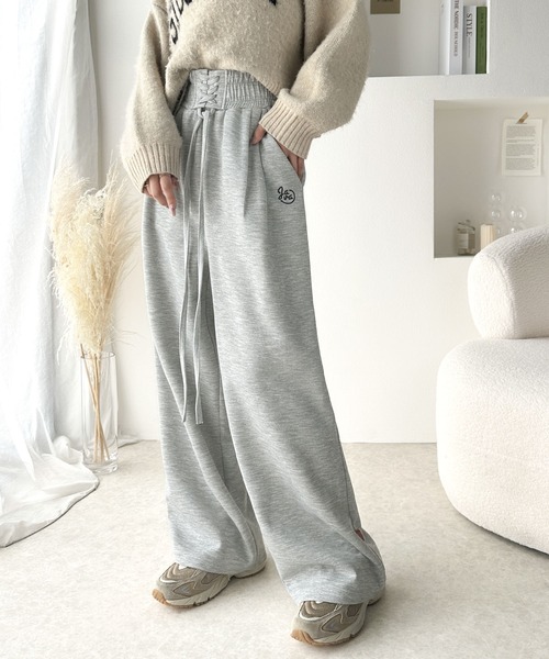 Java(ジャバ)の「《JaVa ジャバコラボ》お洒落に美脚見せ。レースアップワイドスウェットパンツ(スウェットパンツ・レディース・ブラック/杢グレー・LARGE/MEDIUM/SMALL/X-LARGE)」の5枚目の写真