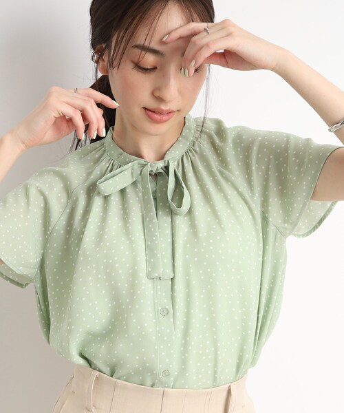 DRESKIP（ドレスキップ）の「◆お仕事シーンにも活躍！ドット柄 ボウタイリボンブラウス（シャツ/ブラウス・レディース・ライトグリーン系/ブラック系5/ホワイト系8・02/03/04）」の3枚目の写真