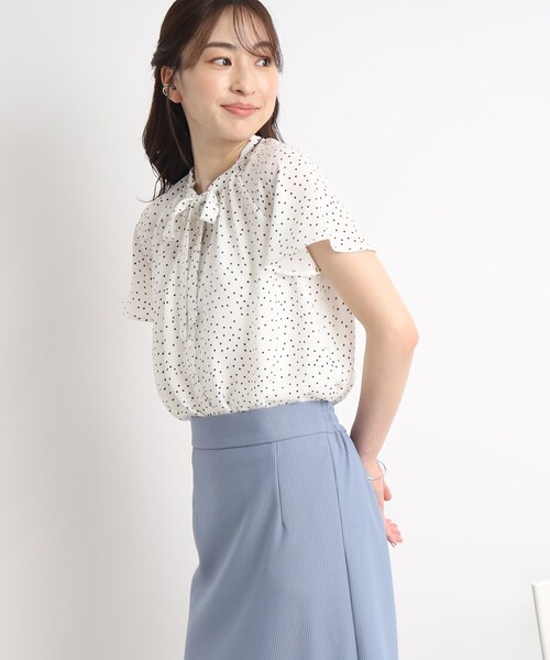 DRESKIP（ドレスキップ）の「◆お仕事シーンにも活躍！ドット柄 ボウタイリボンブラウス（シャツ/ブラウス・レディース・ライトグリーン系/ブラック系5/ホワイト系8・02/03/04）」の8枚目の写真