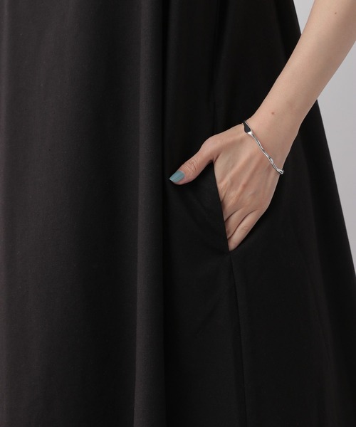 LOWRYS FARM（ローリーズファーム）の「バックリボンノースリーブワンピース　 704166（ワンピース・レディース・ブラック/ブラウン/オレンジ/アイボリー・FREE）」の17枚目の写真