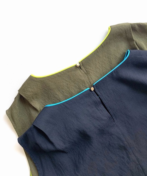 Q（キュー）の「レーヨンスラブノースリブラウス（シャツ/ブラウス・レディース・ブラック/オリーブ・MEDIUM）」の5枚目の写真