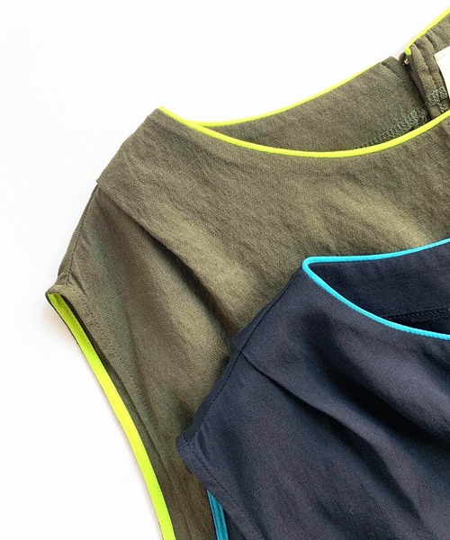 Q（キュー）の「レーヨンスラブノースリブラウス（シャツ/ブラウス・レディース・ブラック/オリーブ・MEDIUM）」の9枚目の写真