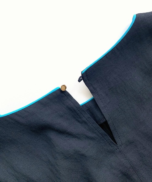 Q（キュー）の「レーヨンスラブノースリブラウス（シャツ/ブラウス・レディース・ブラック/オリーブ・MEDIUM）」の11枚目の写真