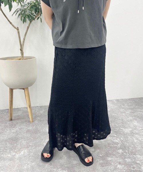 LOWRYS FARM(ローリーズファーム)の「レースカットフレアスカート 963107(スカート・レディース・ブラック/パープル/イエロー/アイボリー・FREE)」の12枚目の写真