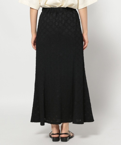 LOWRYS FARM(ローリーズファーム)の「レースカットフレアスカート 963107(スカート・レディース・ブラック/パープル/イエロー/アイボリー・FREE)」の17枚目の写真